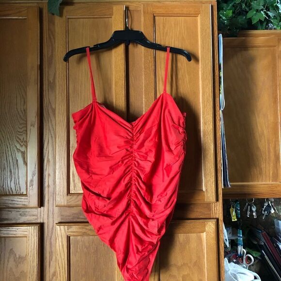 NWT J Crew Ruched Sweetheart One-Piece Swimsuit Pop of Red Size 24 - Picture 4 of 7